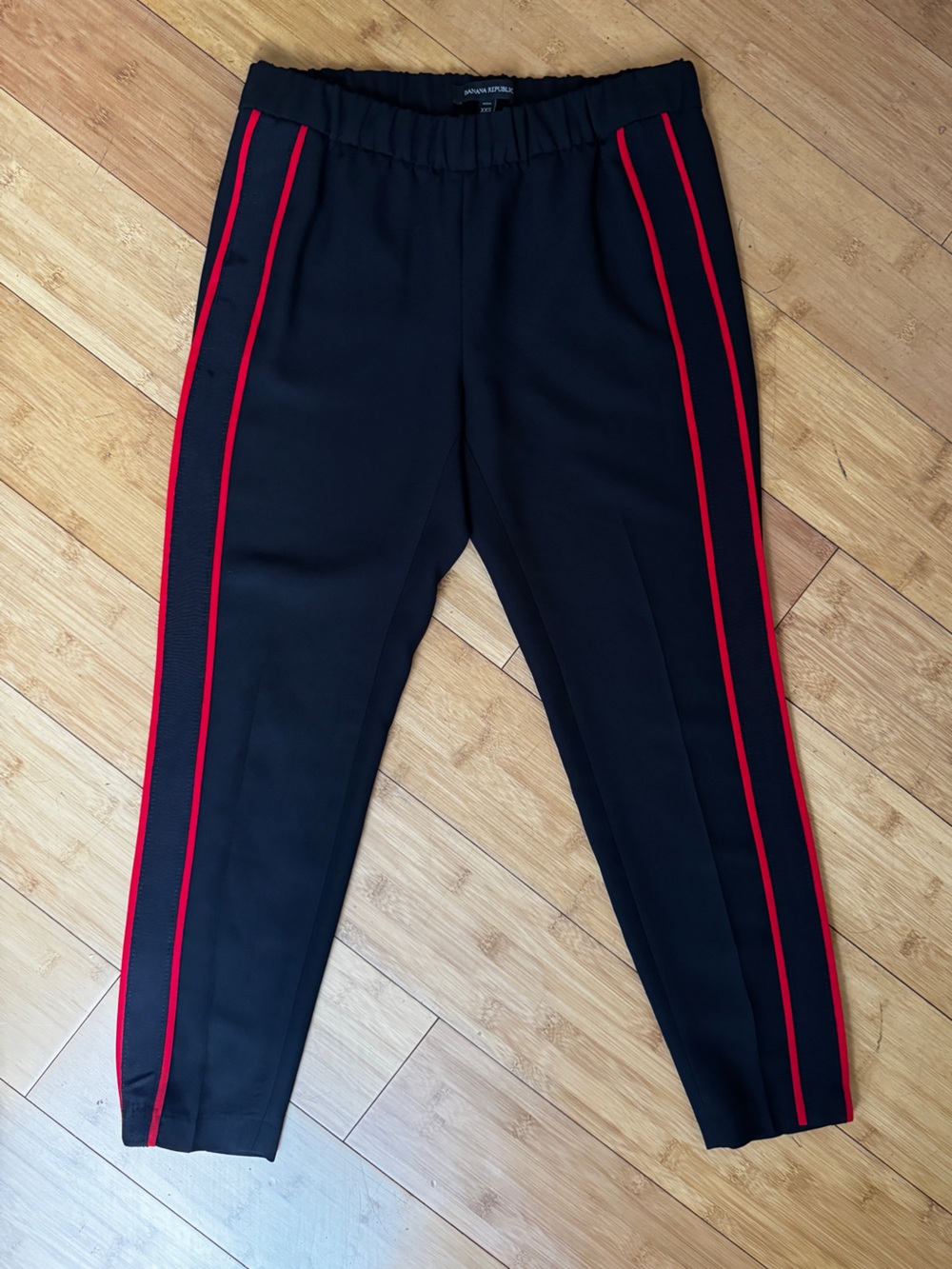 BANANA REPUBLIC black red stripe capri trousers